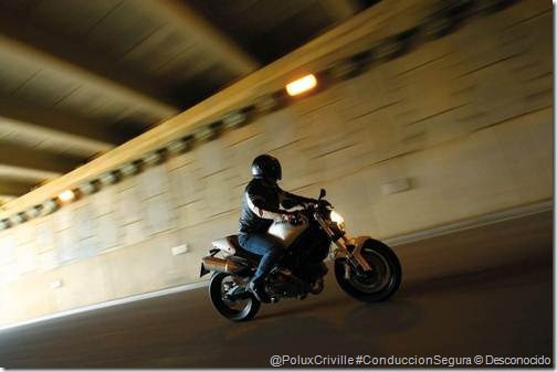 ConduccionSegura de motos en túneles Poluxcriville-autor-desconocido-via-arpem_com-moto-ruta-seguridad-tunel-3