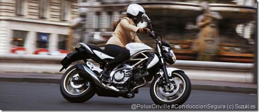 conducción intuitiva Poluxcriville-suzuki_es-conduccion-segura-ciudad-trafico-gladius-moto-chica-mujer