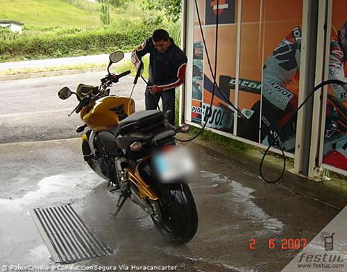 Cómo lavar la moto paso a paso