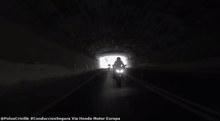 poluxcriville-via_honda-motor-europa-espana-conduccion-segura-moto-tunel-visibilidad-peligro-vfr-2014