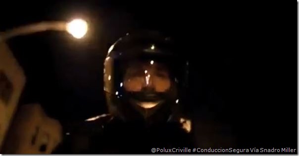 PoluxCriville_Snadro Miller-moto-conduccion-nocturna-visibilidad (1)