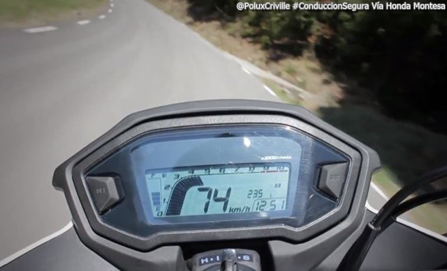 PoluxCriville-Via-Montesa-Honda-_velocidad-moto-curva-conduccion-segura
